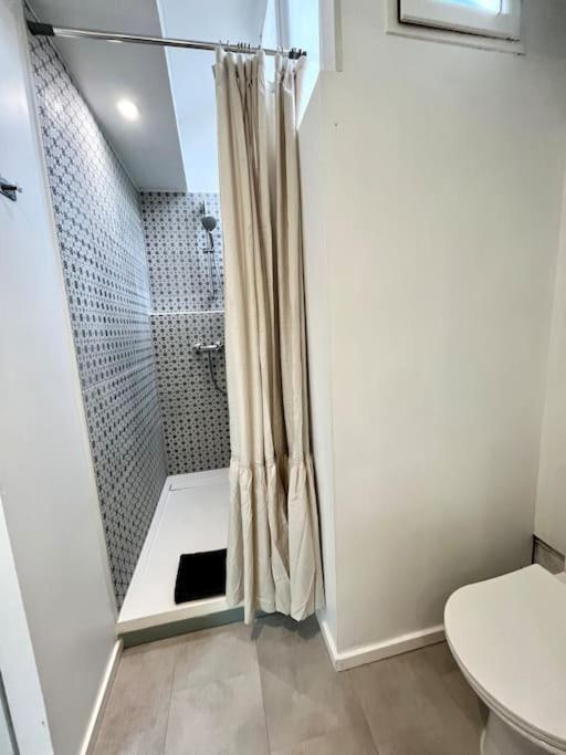 Studio Jade : Charmant Logement Place Clemenceau Apartment โป ภายนอก รูปภาพ