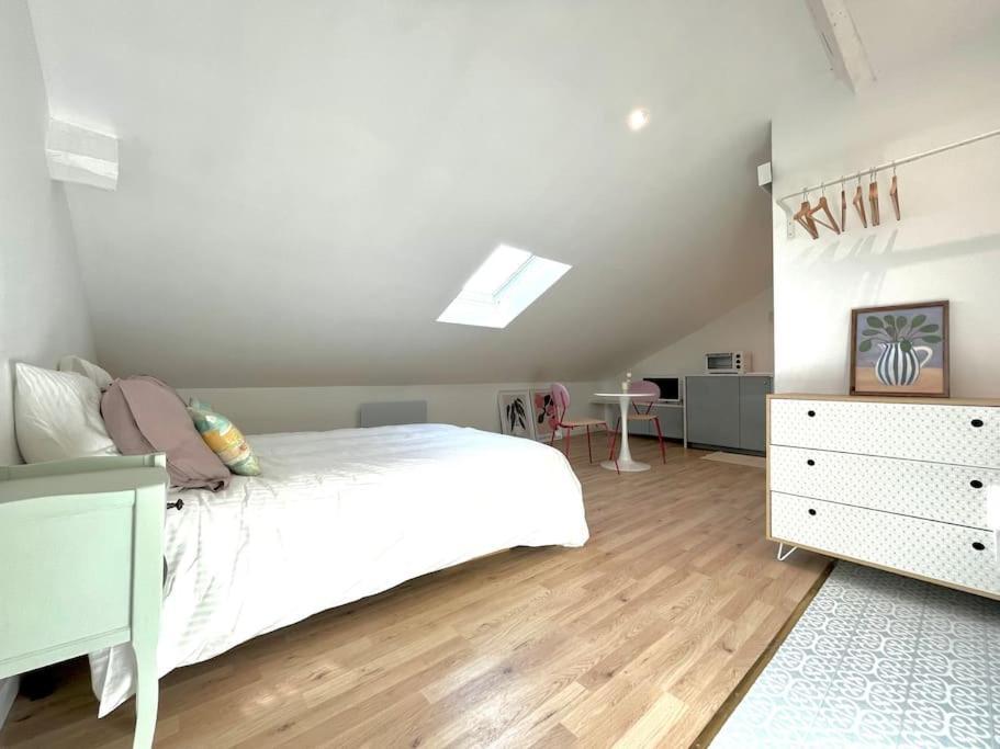 Studio Jade : Charmant Logement Place Clemenceau Apartment โป ภายนอก รูปภาพ